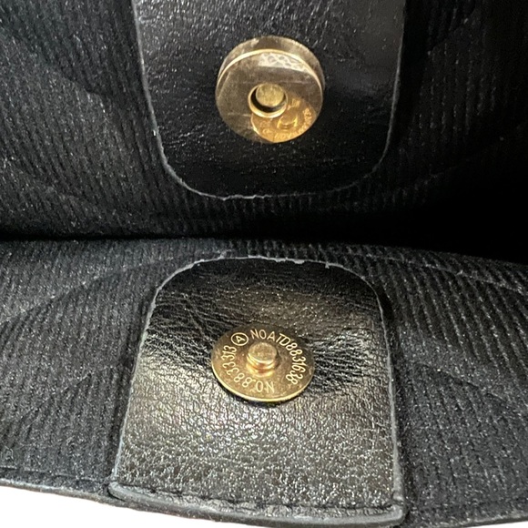 TORTOISE RING BUCKET CROSSBODY BAG - Picture 5 of 8